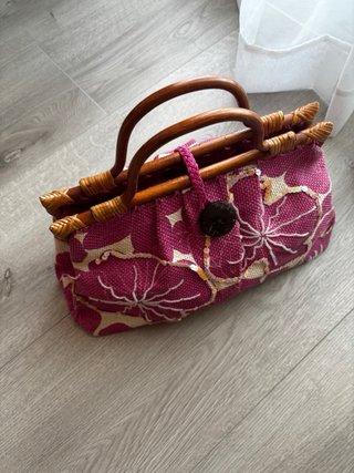 Bolso de tela con flores y lentejuelas