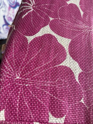 Bolso de tela con flores y lentejuelas
