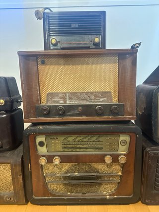 Lote 14 radios antiguas Telefunken Philips Invicta