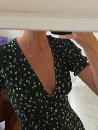 Vestido verde floral corto