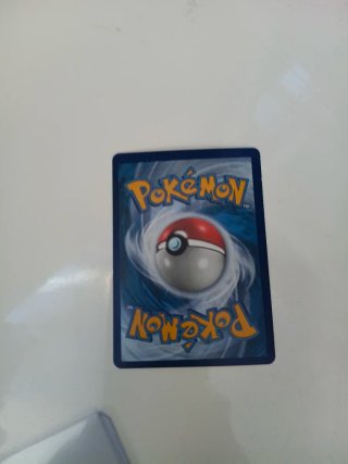 Carta Pokémon Giratina V 186/196