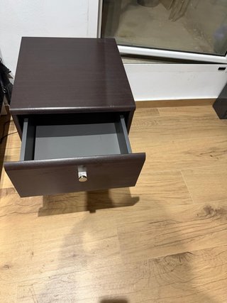 MESITA DE NOCHE DE MADERA