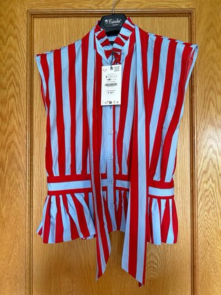 Blusa Zara Rayas Rojas y Azules Talla S