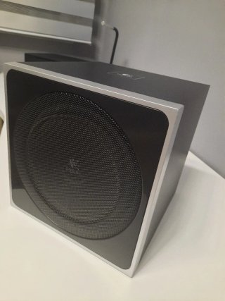Altavoces Logitech 2.1 Negro/Plata