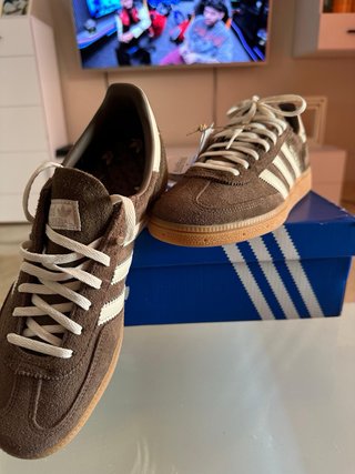 Zapatillas Adidas Marrones