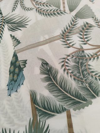 Tela de algodón con pavos reales