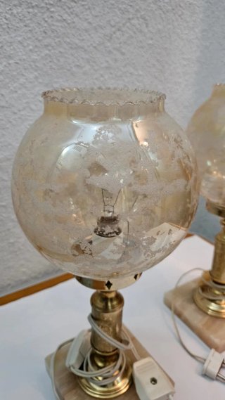 Pareja de lámparas de mesa doradas