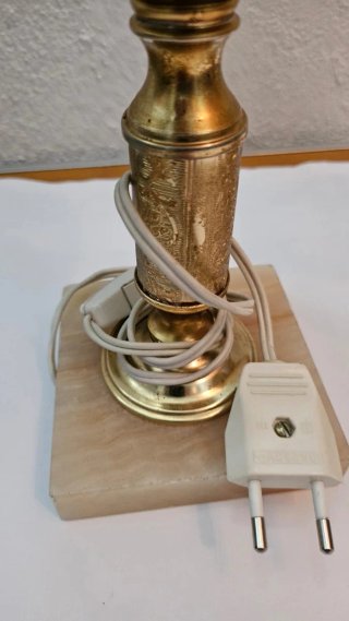 Pareja de lámparas de mesa doradas