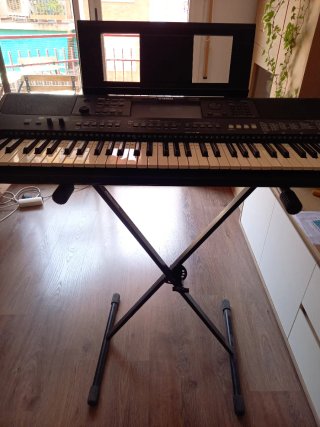 Teclado Yamaha PSR E463