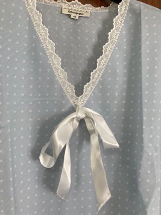 Camisón y bata azul con lazo