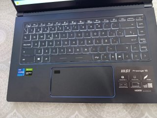 MSI Ordenador Portátil Negro y Azul