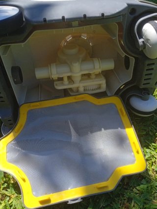 Robot Limpiafondos Piscina Desmontable