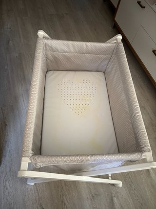 Minicuna con ruedas