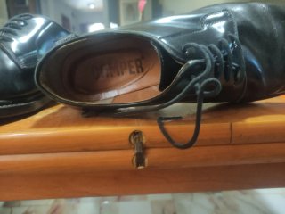 Zapatos Camper Negros y de regalo zapatillas clark