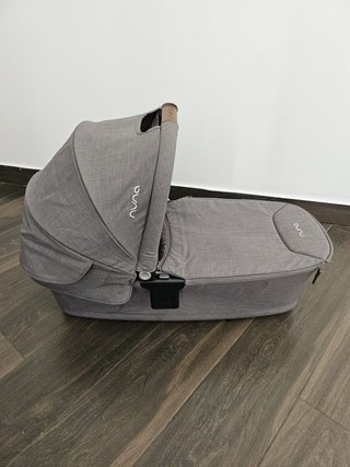 Nuna Ixxa Silla de Paseo y Capazo Gris