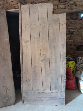 Puerta de madera maciza
