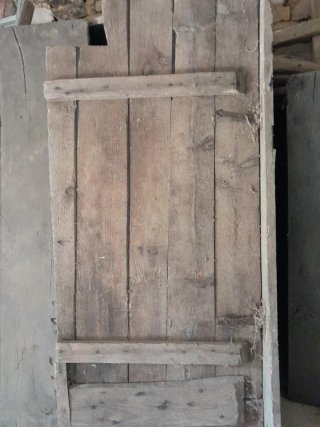 Puerta de madera maciza