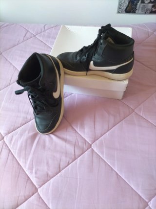 Zapatillas Nike Negras y Blancas