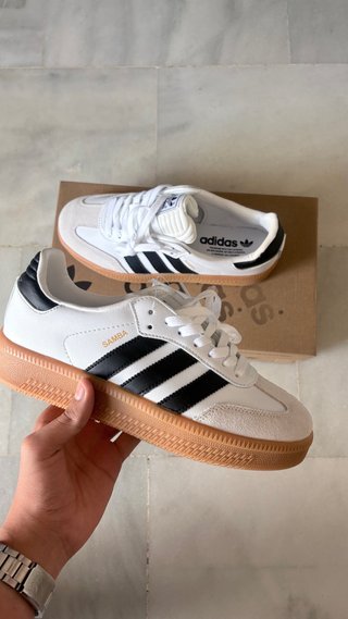 Adidas Samba Mujer Talla 39 Blancas y Negras