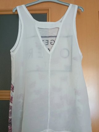 Camiseta tirantes Stradivarius mariposas