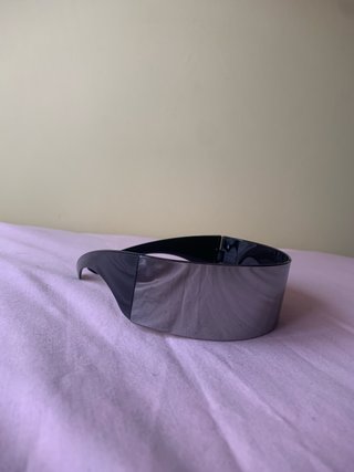 Gafas de sol futuristas