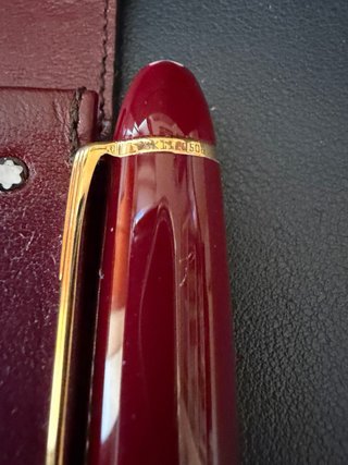 Pluma Montblanc Traveller 147 - Estuche Piel Rojo