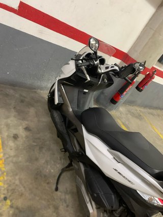 Kawasaki J300 Maxi Scooter.