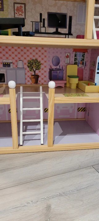 Casita de madera para muñecas