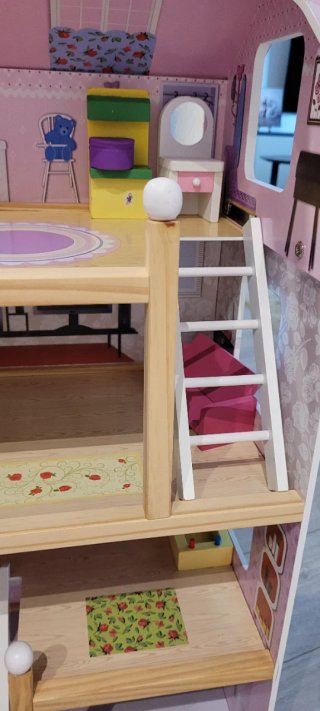 Casita de madera para muñecas