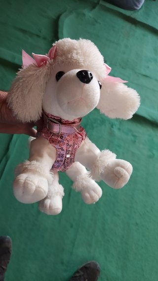 Peluche Perrito Con Vestido y Correa Tipo Bolso XD