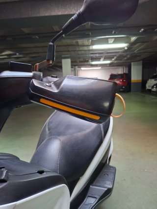 Suzuki Burgman 125 Blanca