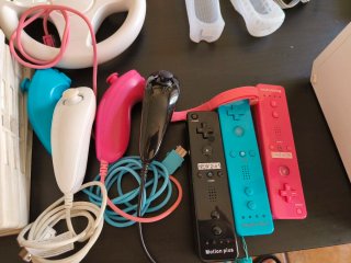 Nintendo Wii con muchos accesorios