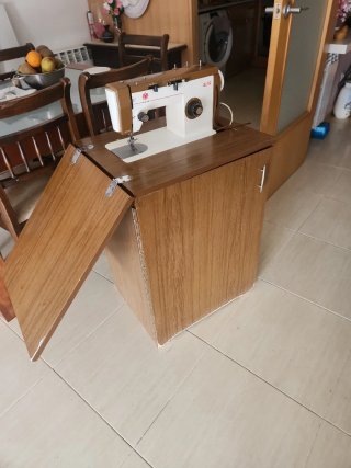 Máquina de coser Alfa