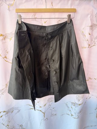 Falda corta Uniqlo negra botones Talla S