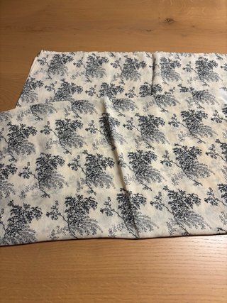 Foulard panna con fiori blu