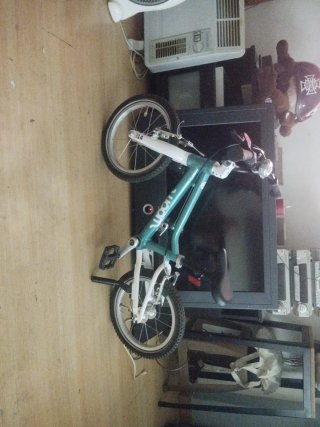 Bicicleta infantil Woom con freno