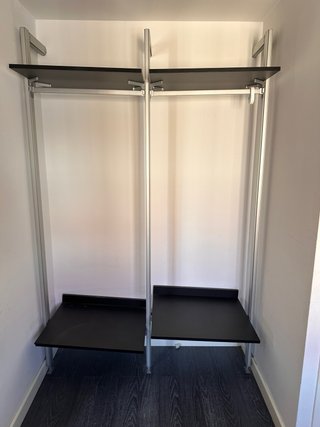 Estanterías metálicas y baldas de madera