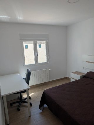 Alquilo piso por habitaciones