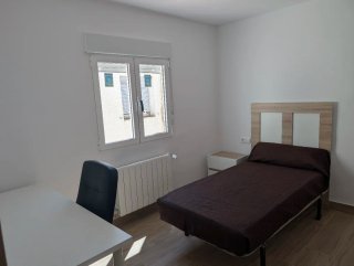 Alquilo piso por habitaciones