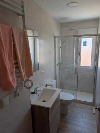 Alquilo piso por habitaciones