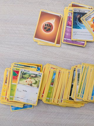 Lote Cartas Pokémon en inglés 2021 y algunas antig