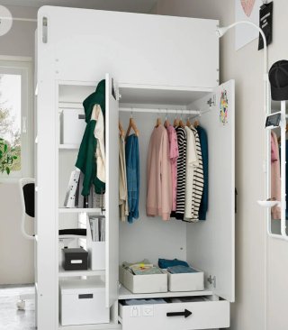Litera IKEA con escritorio y armario