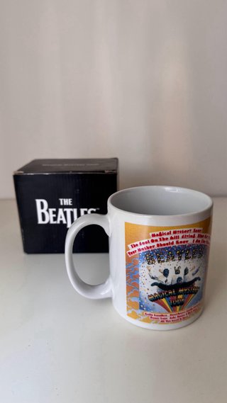 Taza The Beatles Help!