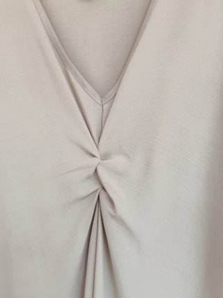 Vestido midi boho beige con nudo