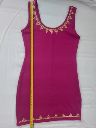 Vestido Retro Morado con Detalles Dorados
