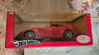 Ferrari 599 GTB Hot Wheels 1:18 Rojo