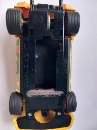 Coche Scalextric Lancia Stratos HF Amarillo