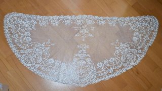 Mantilla Fallera Niña Mediana Blanca medialuna