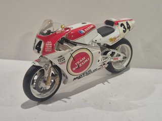 Suzuki RGV 500 Kevin Schwantz 1/12