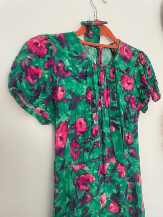Vestido midi floral verde y rojo